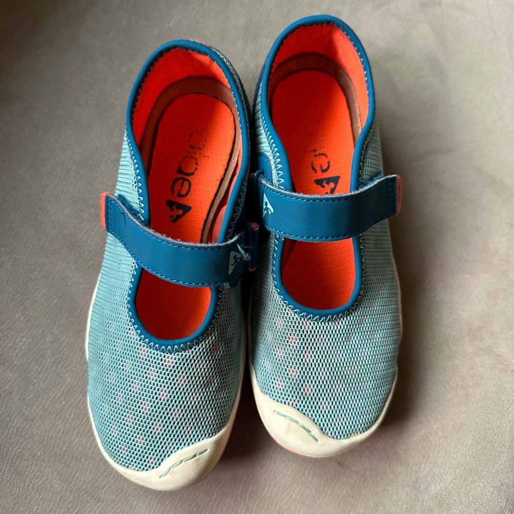 PLAE Chloe in Nucleus Blue - kids size 1.5Y